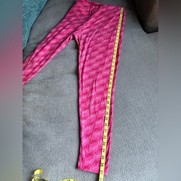 LuLaRoe Love Leggings Tall & Curvy pink Valentines themed - Picture 4 of 6